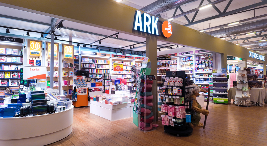 Front photo of the Ark store in Tromsø, shows books and other suvernires